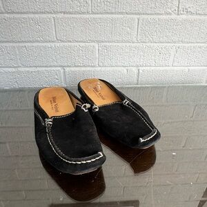 Velvet Black and Tan Loafers with Moccasin Design